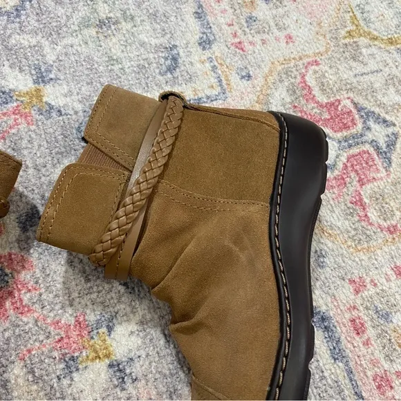Clarks Collection 9 Womens Suede Side Zip‎ Braided Ankle Boots Booties
