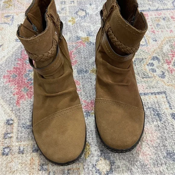 Clarks Collection 9 Womens Suede Side Zip‎ Braided Ankle Boots Booties
