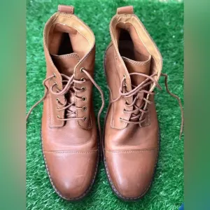 Clark’s Men’s Boots Size 10.5