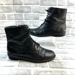 Clarks Women 7.5 M Black Leather Crinkled Zip Boots