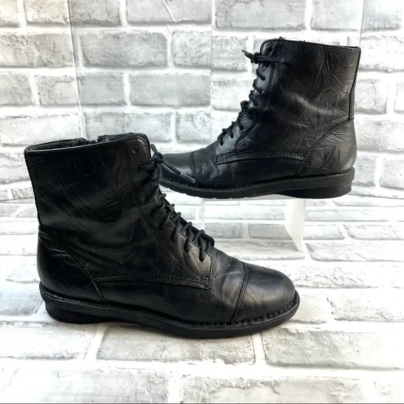 Clarks Women 7.5 M Black Leather Crinkled Zip Boots