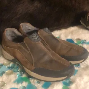 Clarks shoes 10.5 (3213)