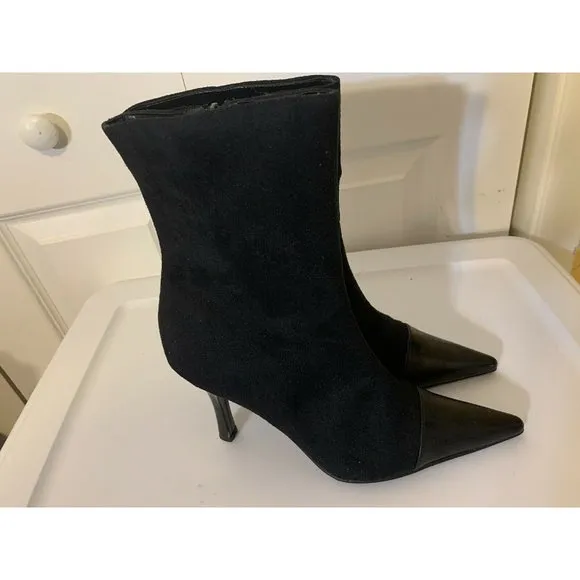 Classique Women’s Sz 9M‎ Black Boots 4in Heels