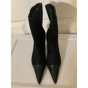 Classique Women’s Sz 9M‎ Black Boots 4in Heels
