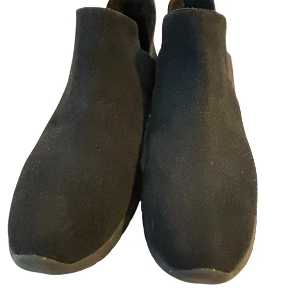 Cole Haan ZeroGrand Women’s Slip On Shoes Black Suede New Without Box Size 9.5 B