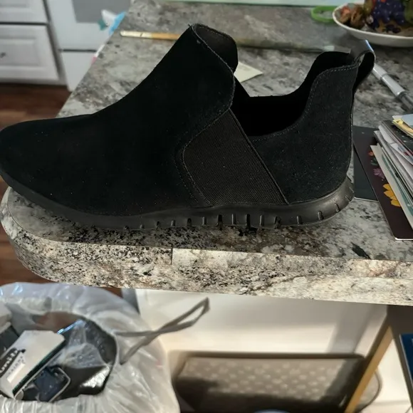 Cole Haan ZeroGrand Women’s Slip On Shoes Black Suede New Without Box Size 9.5 B