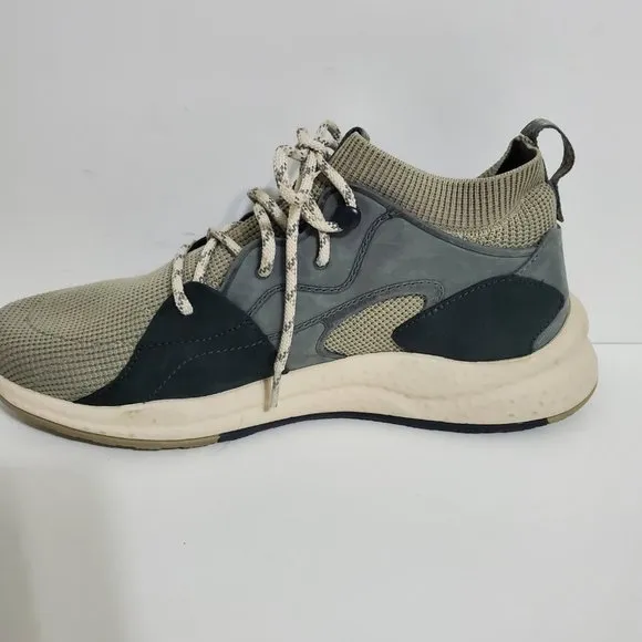 Columbia  SH/FT Out dry Mid Hiking Shoes tan black