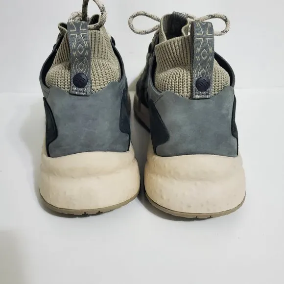 Columbia  SH/FT Out dry Mid Hiking Shoes tan black
