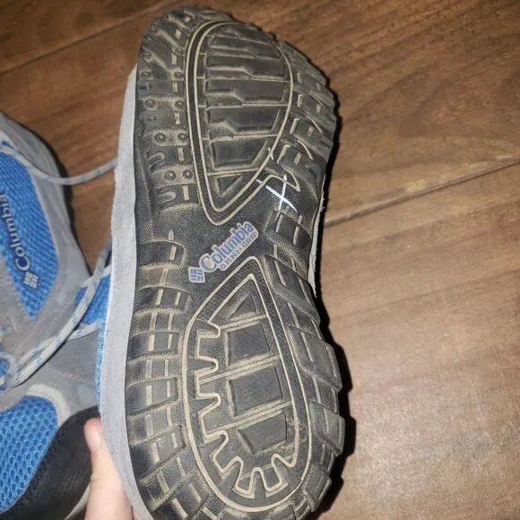 Columbia techlite outdoor mid top grey blue shoes Youth 6