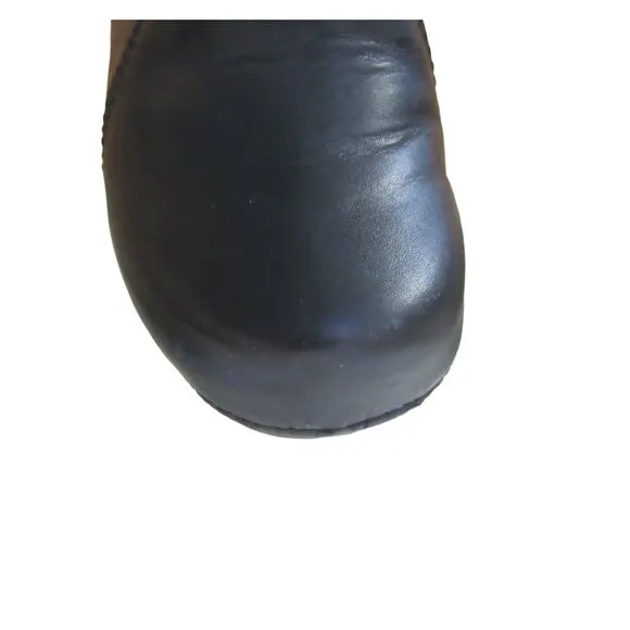 Comfy Black Leather Dansko Slip On Clogs in Size EU 40