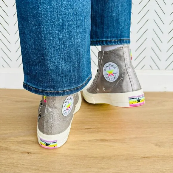 ⭐Converse Chuck 70 Pride Hi Size 9.5 Women's Shoes Silver Metallic A10214C New