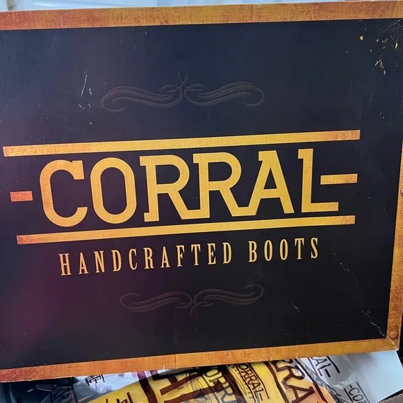 Corral Boots Mens  Black Embroidery Round Toe A4112 size 11 d new in box