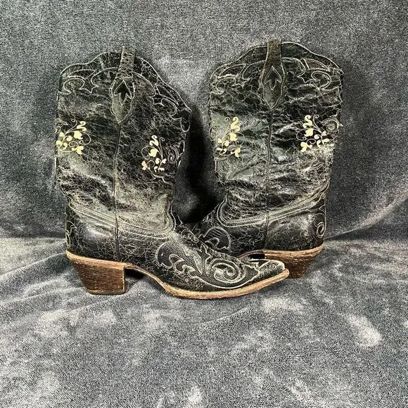 Corral boots women’s 9