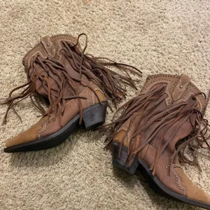 Cowgirl Boots Women’s Leather Tassel Detail Boots Size 7 Brown Festival Boho