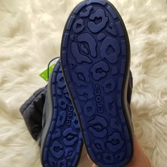 CROCS Lodgepoint Women Snow Boots Navy Size 6 NEW