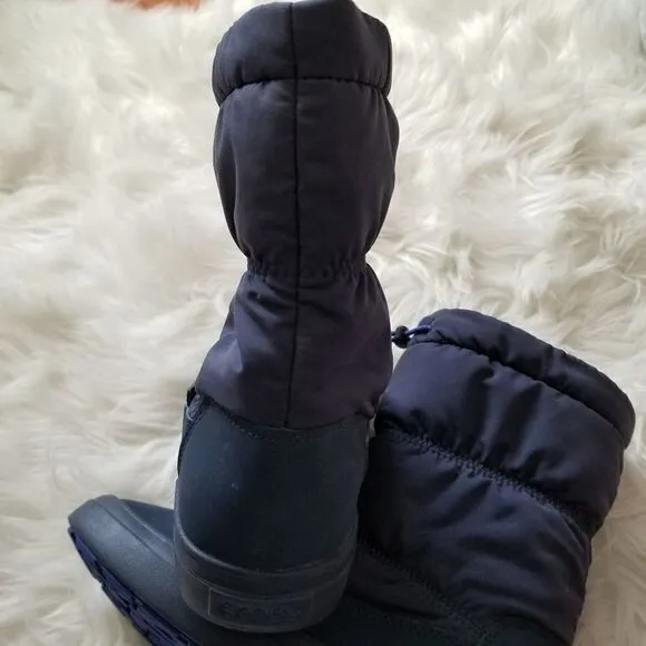 CROCS Lodgepoint Women Snow Boots Navy Size 6 NEW