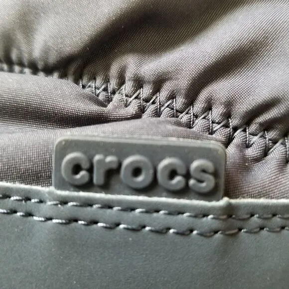 CROCS Lodgepoint Women Snow Boots Navy Size 6 NEW