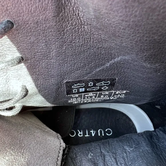 Cu4tro boots. Size 10 Has smudge from storage. I have not attempted to clean.