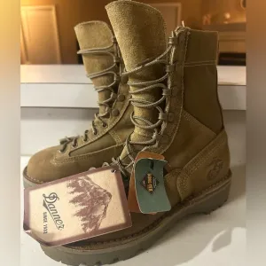 DANNER Boots women’s  size 5.5 NWT