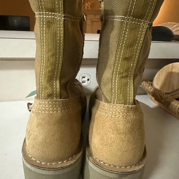 DANNER Boots women’s  size 5.5 NWT