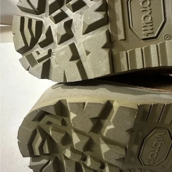 DANNER Boots women’s  size 5.5 NWT