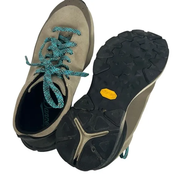 DANNER Caprine Low Suede Women's Plaza Taupe Leather 3 in. Laceup Hiking Shoes 8
