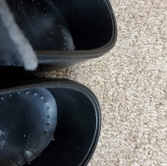 Dansko Clogs. Slip-on. Black. Womens size 39