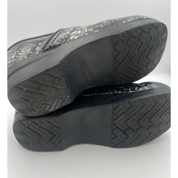 Dansko Shoes Women's 39 US 8-9 Professional Clogs‎ Pewter Leopard Patent Leather