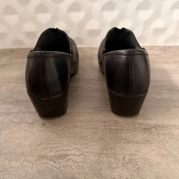 Dansko Solstice Women's Black Leather Slip on Button Clog Shoes US Size 8 EU 38