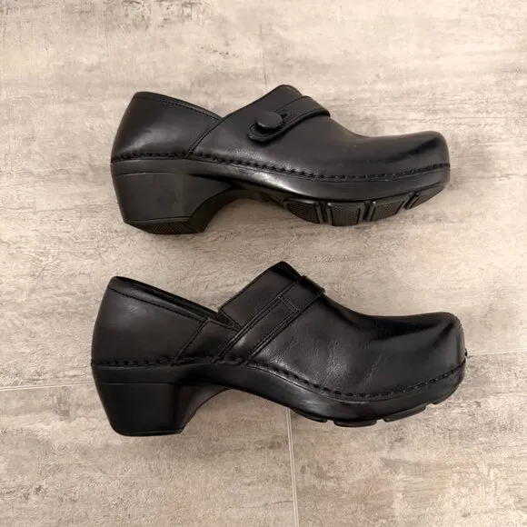Dansko Solstice Women's Black Leather Slip on Button Clog Shoes US Size 8 EU 38