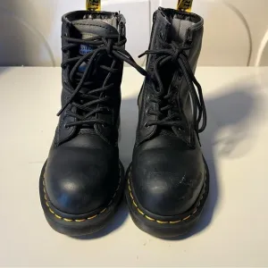 De Martens Jadon women’s boots.