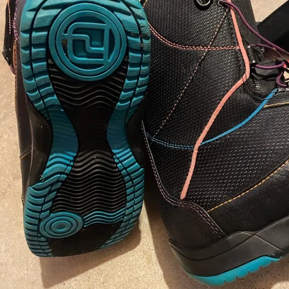 Deeluxe women’s snowboard boots