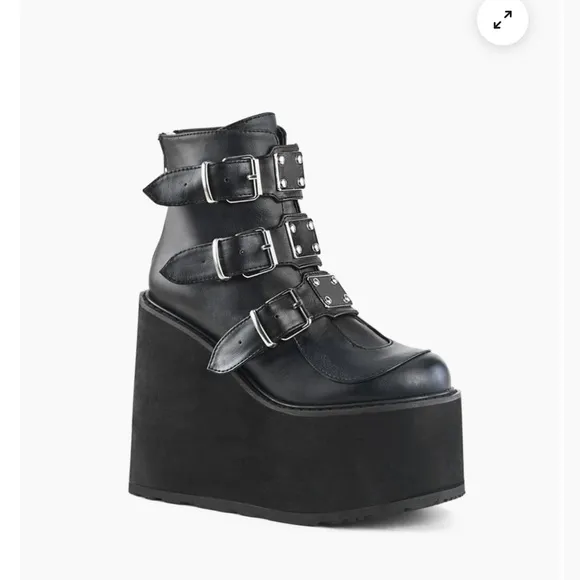 Demonia Swing 105 - platform buckle boots