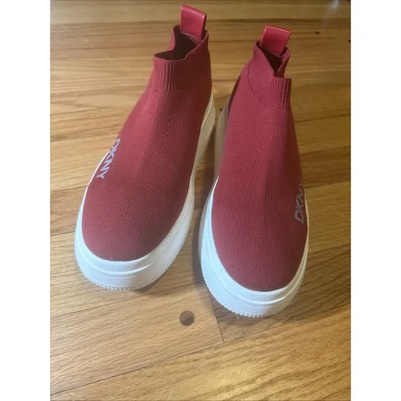 DKNY Donna Karan Mada Platform Slip On Red Sneakers Shoes Size 8 M