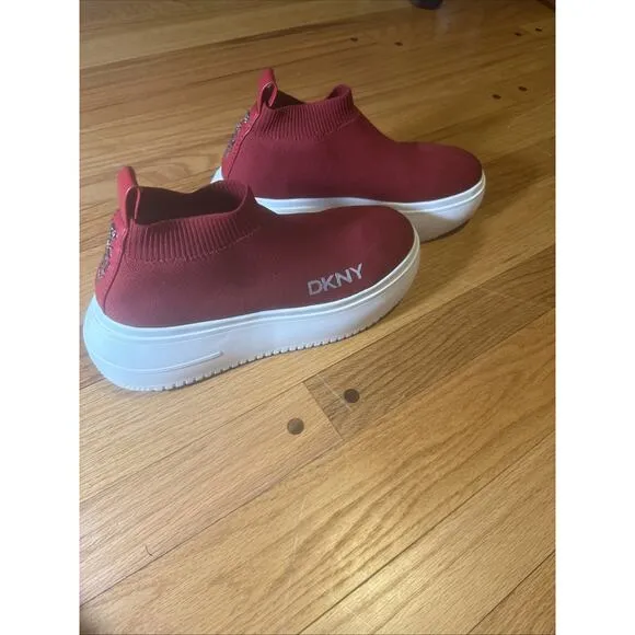 DKNY Donna Karan Mada Platform Slip On Red Sneakers Shoes Size 8 M
