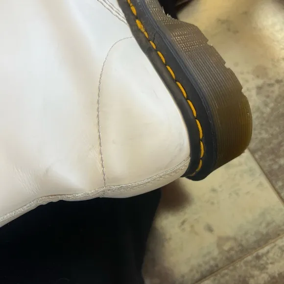 Doc Dr Martens Air Wair White Leather Boots Women’s Size 9 US 42 EU 11821