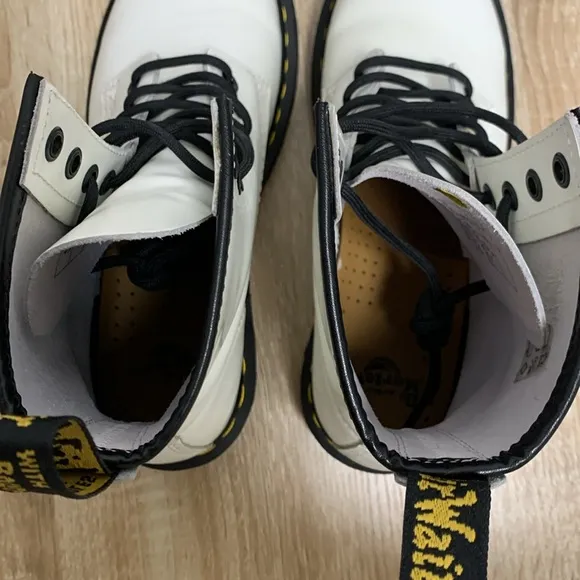 Doc Martens Women’s size 6 White Boots