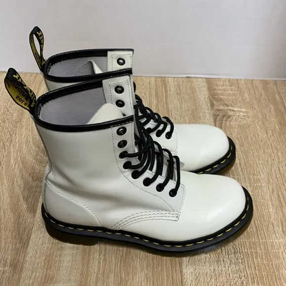 Doc Martens Women’s size 6 White Boots