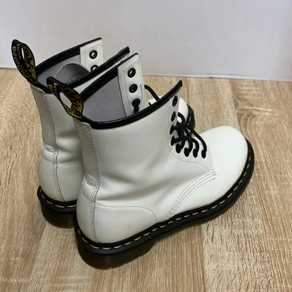 Doc Martens Women’s size 6 White Boots