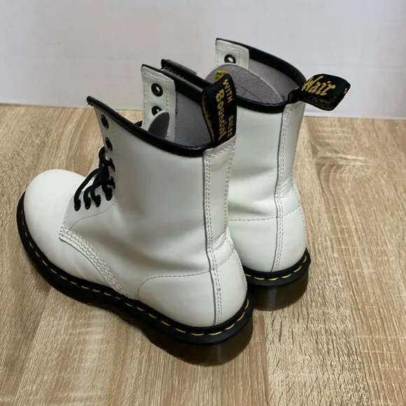 Doc Martens Women’s size 6 White Boots