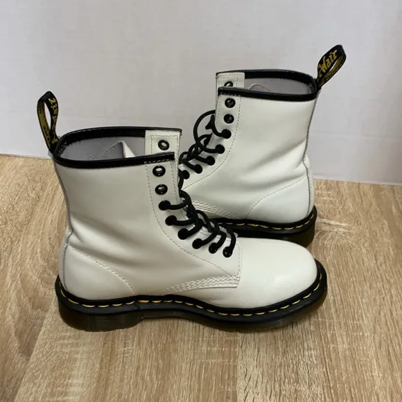 Doc Martens Women’s size 6 White Boots