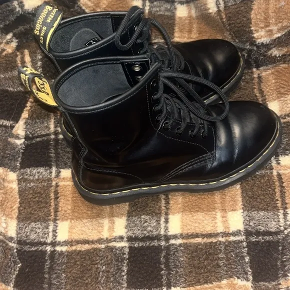 Dr. Marten Boots Size 7 Women’s Black