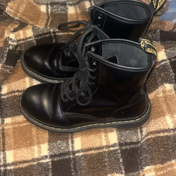 Dr. Marten Boots Size 7 Women’s Black