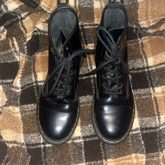Dr. Marten Boots Size 7 Women’s Black