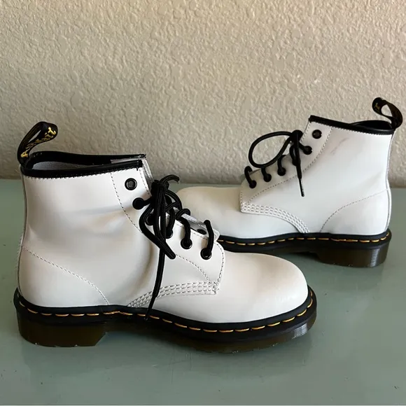 Dr Marten White Leather Lace Up Ankle Combat Boots New