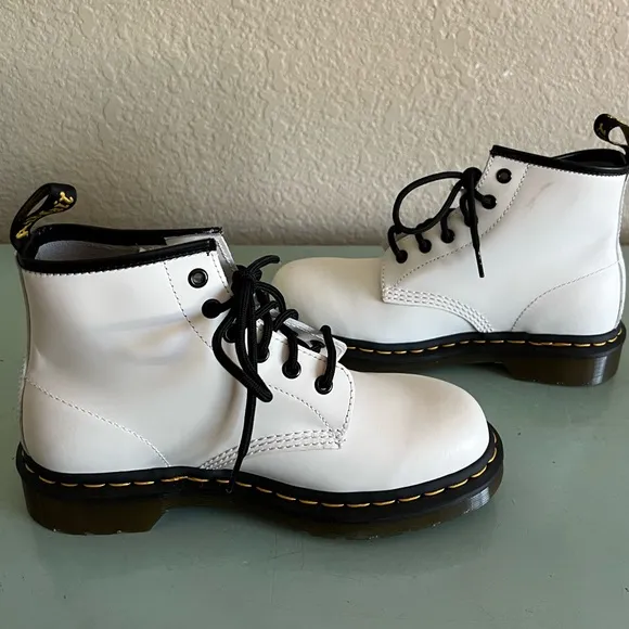 Dr Marten White Leather Lace Up Ankle Combat Boots New