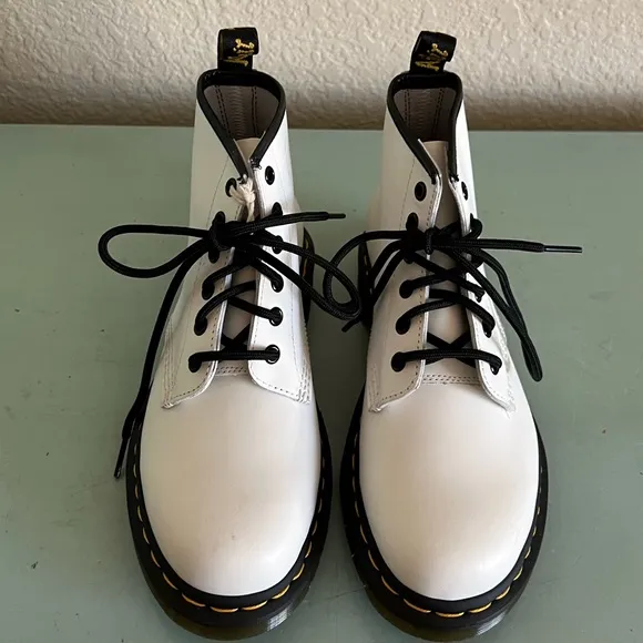 Dr Marten White Leather Lace Up Ankle Combat Boots New