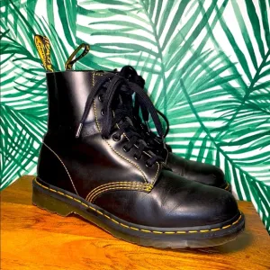 Dr. Martens 1460 Pascal Black Leather Yellow Stitch Combat Boots Men’s US 10