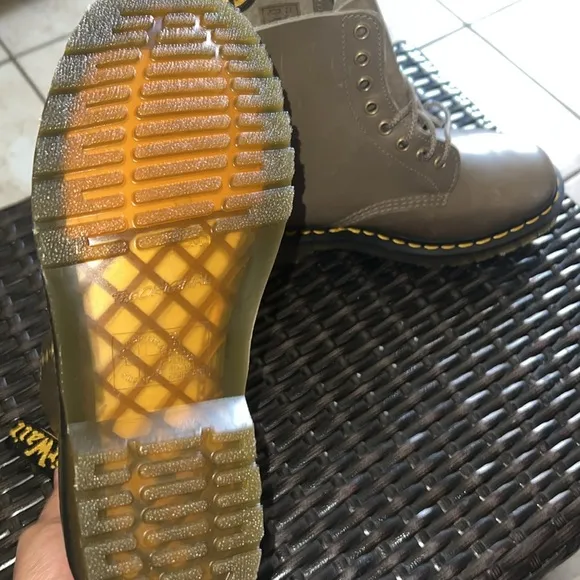 Dr martens 1460 pascal leather combat boots NEW