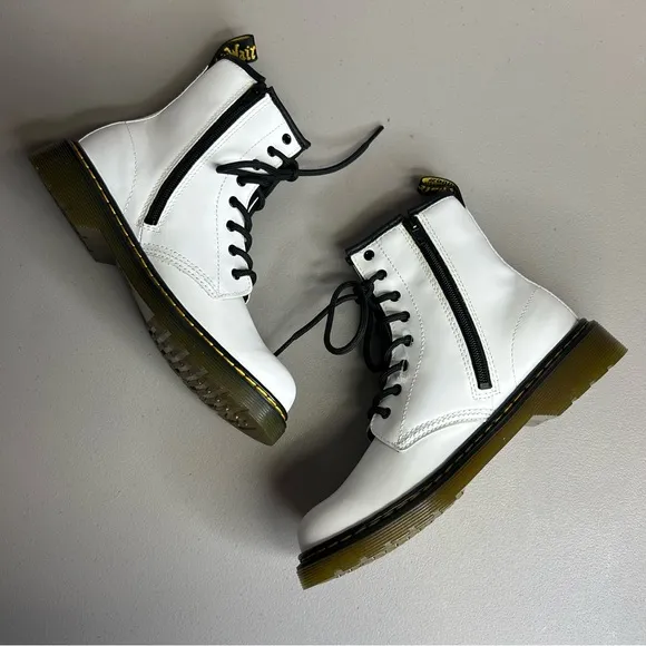 Dr Martens 1460 Y White Lace Up Zip Sides Leather Boots Men 5 Women Size 6 NWOT